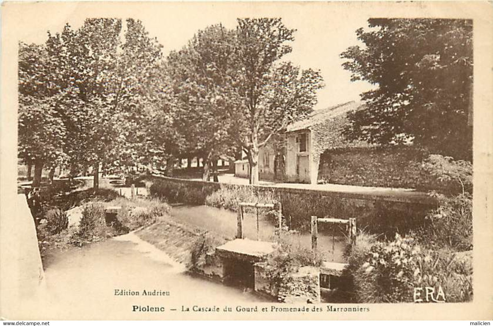 Dpts Div -ref-BM323- Vaucluse - Piolenc - Cascade Du Gourd Et Promenade Des Marronniers - - Piolenc