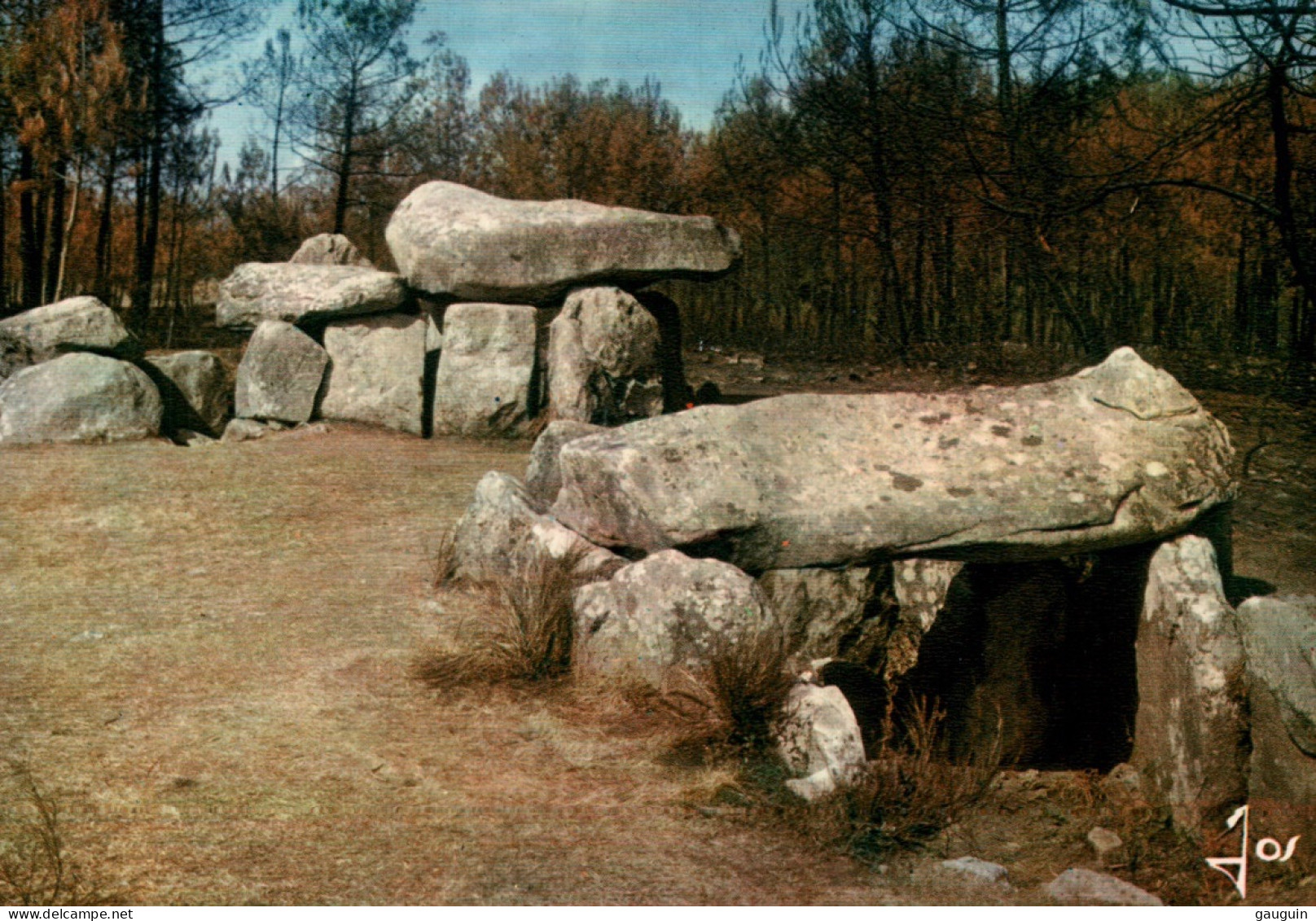 CPSM - MÉGALITHES - DOLMEN De MANÉ-KERIONED Près De CARNAC - Edition Jos Le Doaré - Dolmen & Menhirs