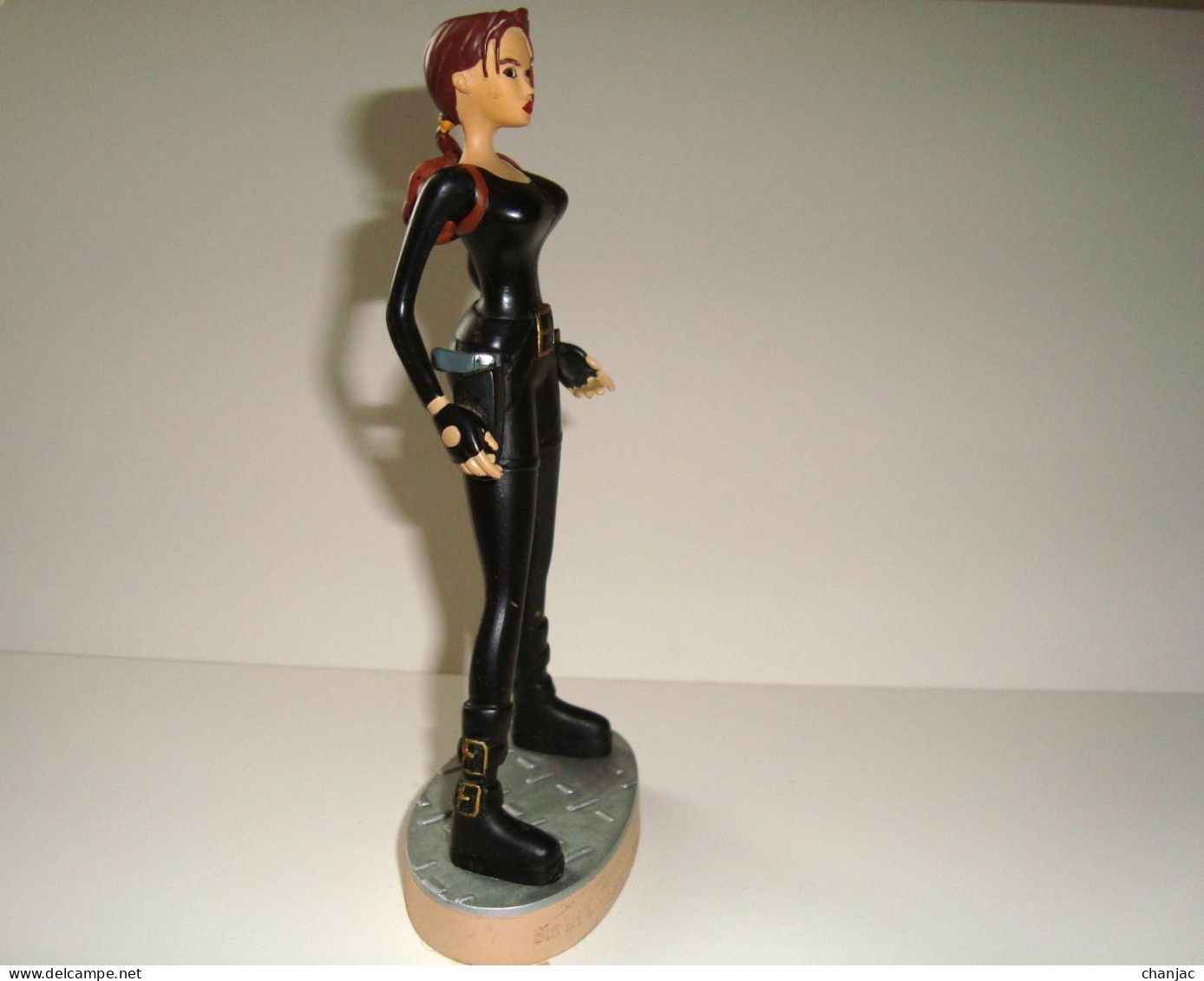 Figurine TOMB RAIDER - Sur Les Traces De LARA CROFT - Tour Von Croy - Atlas 2005 - Video Games