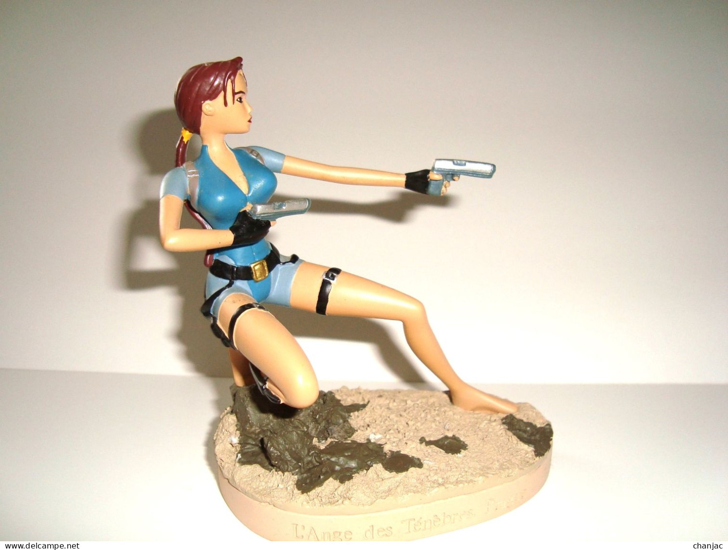 Figurine TOMB RAIDER - LARA CROFT - L'Ange Des Ténébres, Prague. Atlas 2005 - Jeux Vidéo