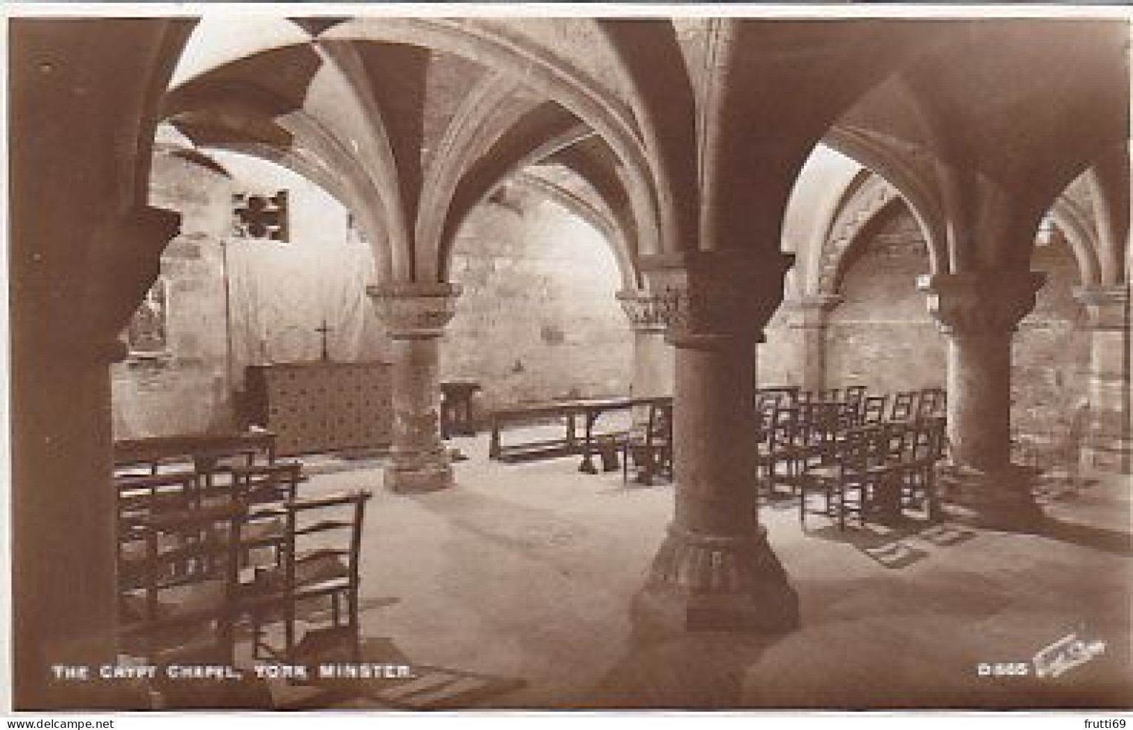 AK 189057 ENGLAND - York - Minster - The Crypt Chapel - York