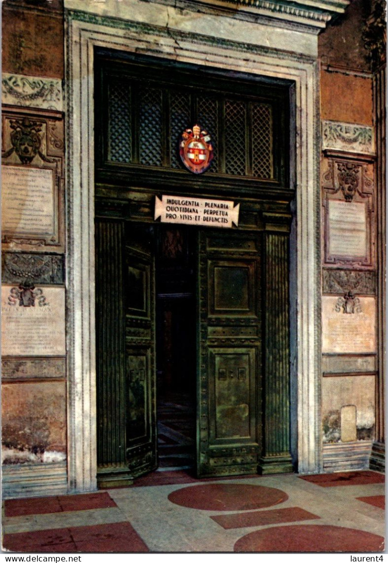 24-12-2023 (2 W 58) Italy - Roma Pantheon Bronze Main Gate - Pantheon