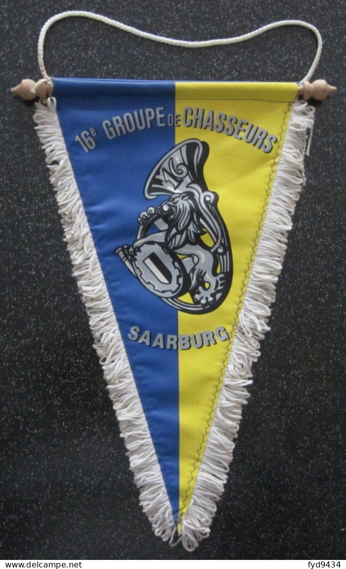 Fanion De La 1ére Compagnie Mécanisée Du 16e Groupe De Chasseurs Mécanisés - Drapeaux