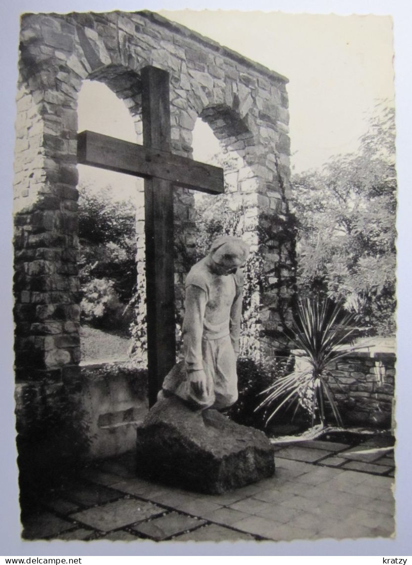 BELGIQUE - LUXEMBOURG - NASSOGNE - BANDE - Monument Aux 34 Victimes Abattues La Veille De Noël 1944 - Nassogne