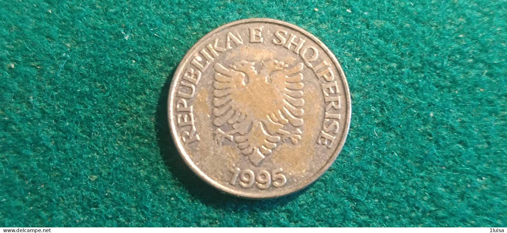 ALBANIA  5 LEK 1995 - Albania