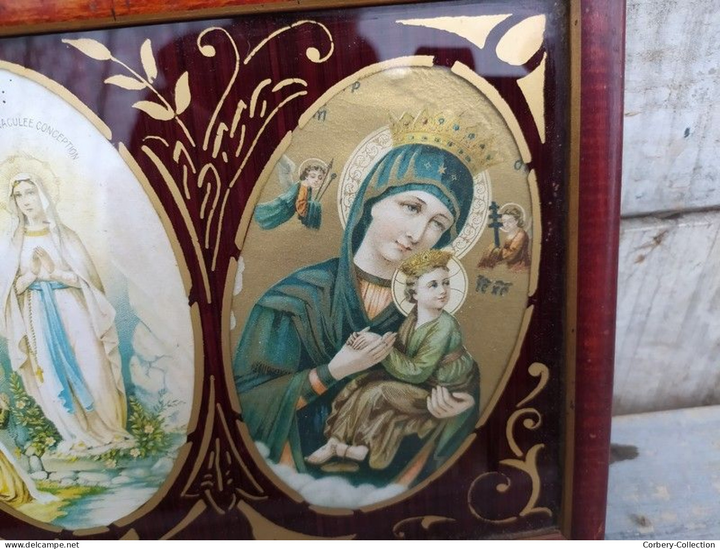 Ancien Cadre Triptyque Images Pieuses Icône Religieuse. Décor Médaillons Peint Sous Verre. - Religious Art