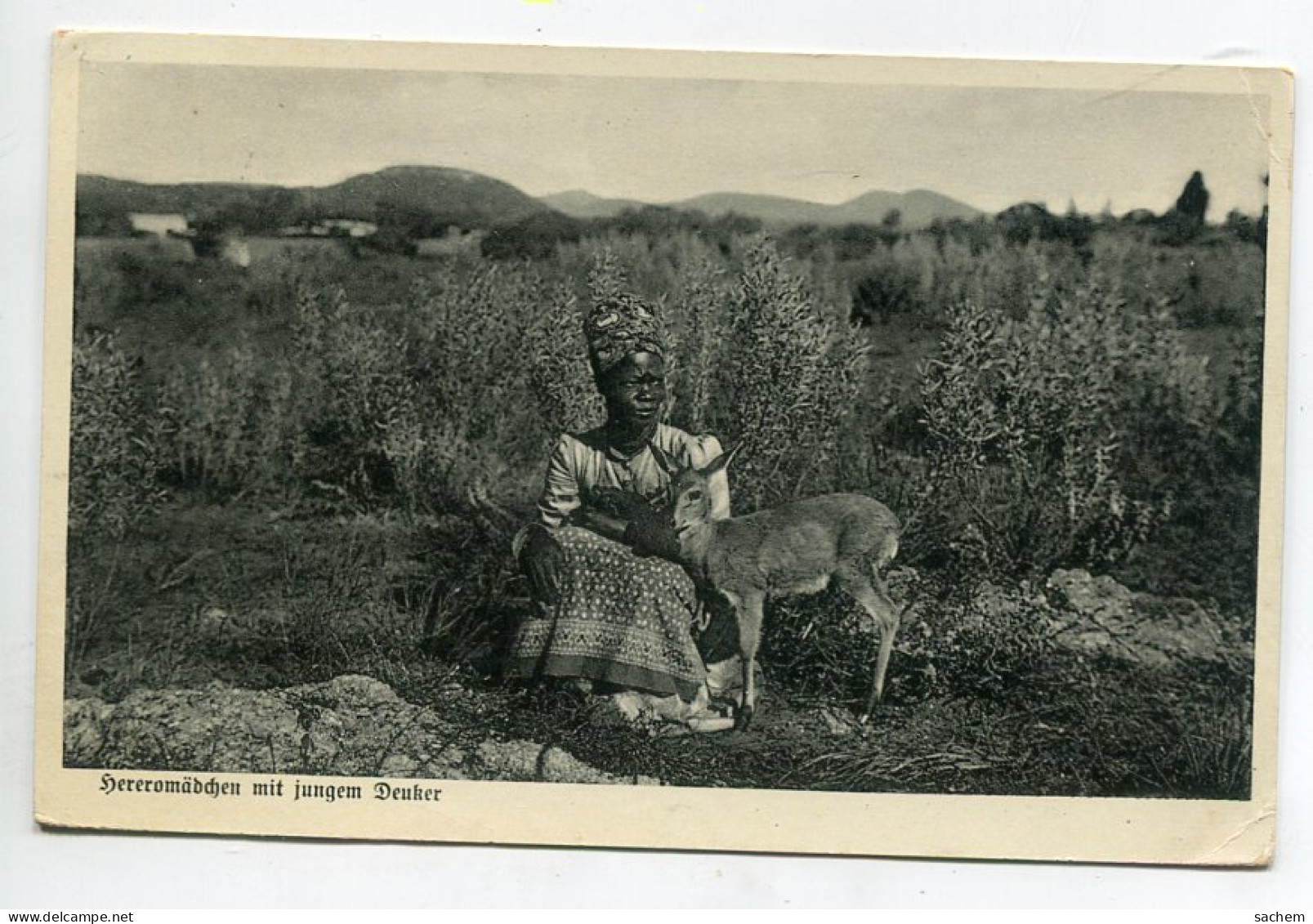 NAMIBIE Hereromadchen Mit Jungem Deuker Femme Indigène Et Jeune Antilope ?   D08 2022 - Namibie