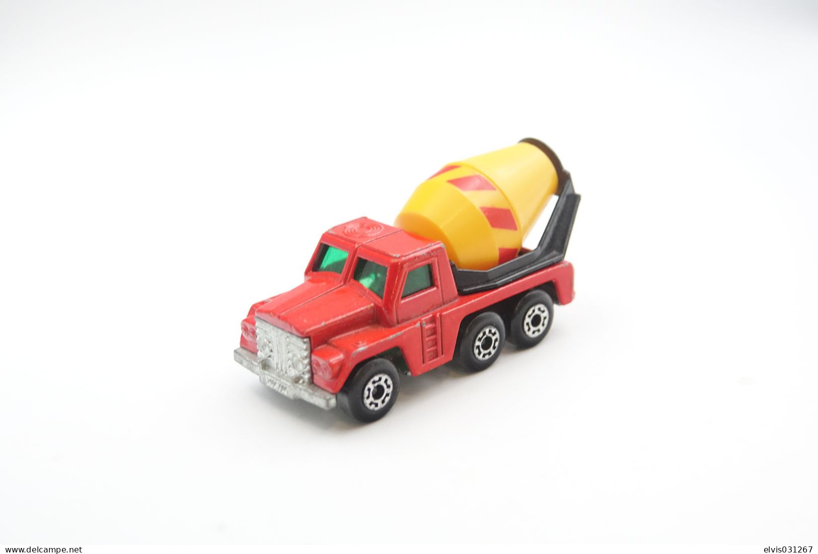 Matchbox Lesney MB19-C1 Cement Truck, Issued 1976, Scale 1/64 - Matchbox