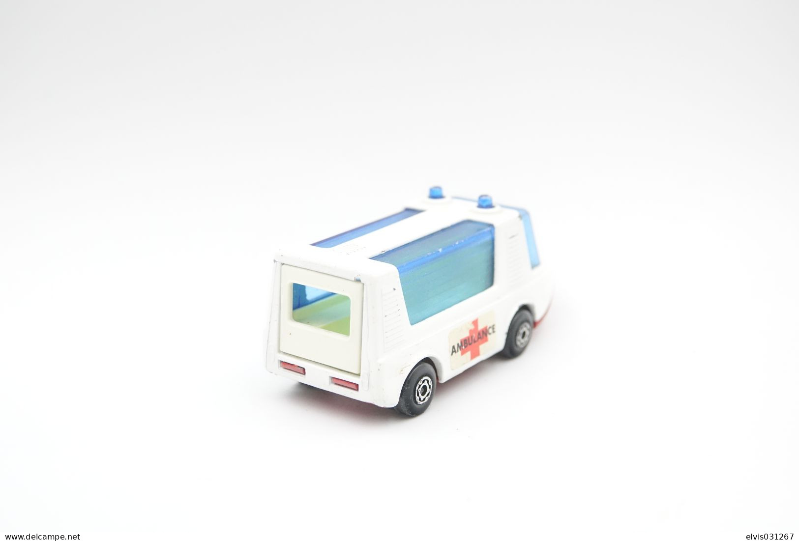 Matchbox Lesney MB46-B3 Stretcha Fetcha Ambulance, Issued 1972, Scale 1/64 - Matchbox