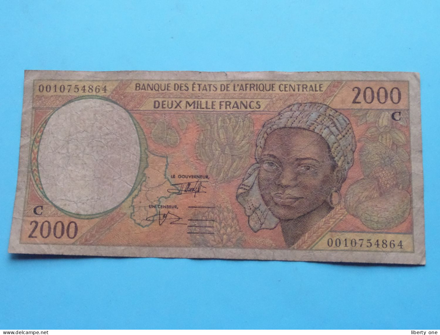 2000 Deux Mille Francs ( See / Voir Scans ) Afrique Centrale " C " 1993/99 - N° 0010754864 ( Circulated )  ! - Central African States