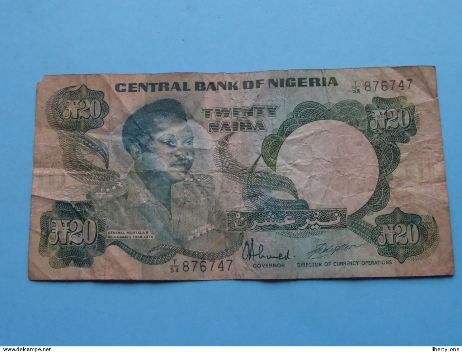 TWENTY (20) NAIRA ( See / Voir Scans ) Central Bank Of NIGERIA ( Circulated ) See Corner ! - Nigeria