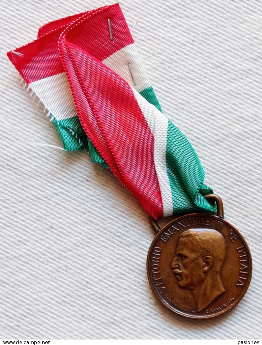 Medaglia Vittorio Emanuele III Unità D'Italia 1848-1918 - Royaux/De Noblesse