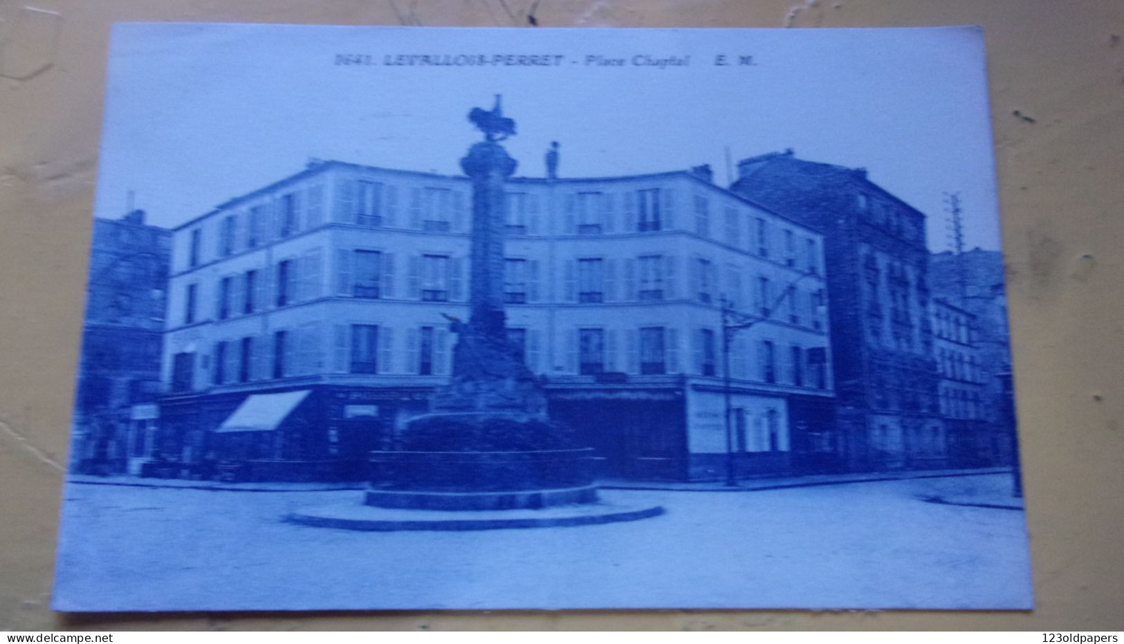 LEVALLOIS - Place Chaptal 1931 PATISSERIE EDIT EM 1641 - Levallois Perret