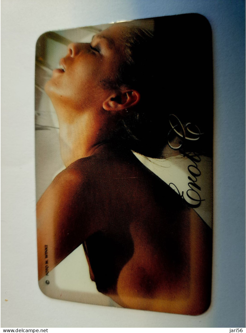 GREAT BRITAIN /20 UNITS / EROTIC COLLECTION / MODEL / NAKED WOMAN   / (date 12/2000)  PREPAID CARD / MINT  **15889** - [10] Sammlungen