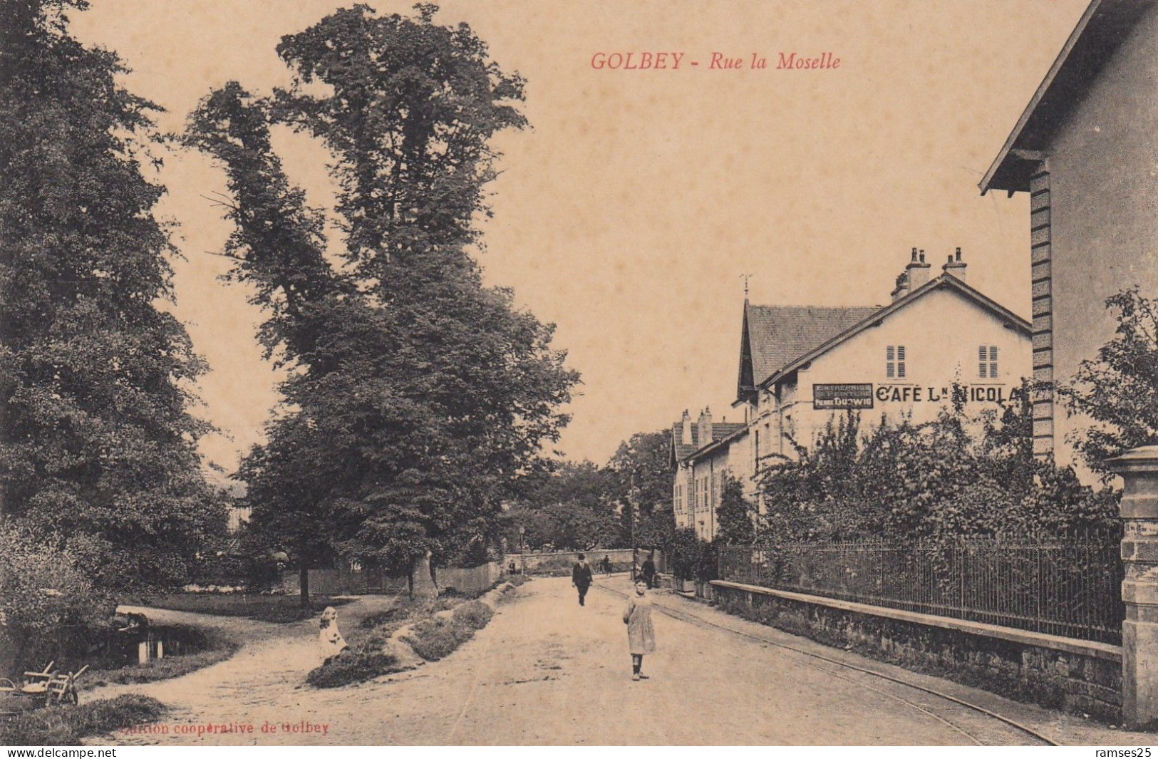 (251)  CPA  Golbey Rue La Moselle - Golbey