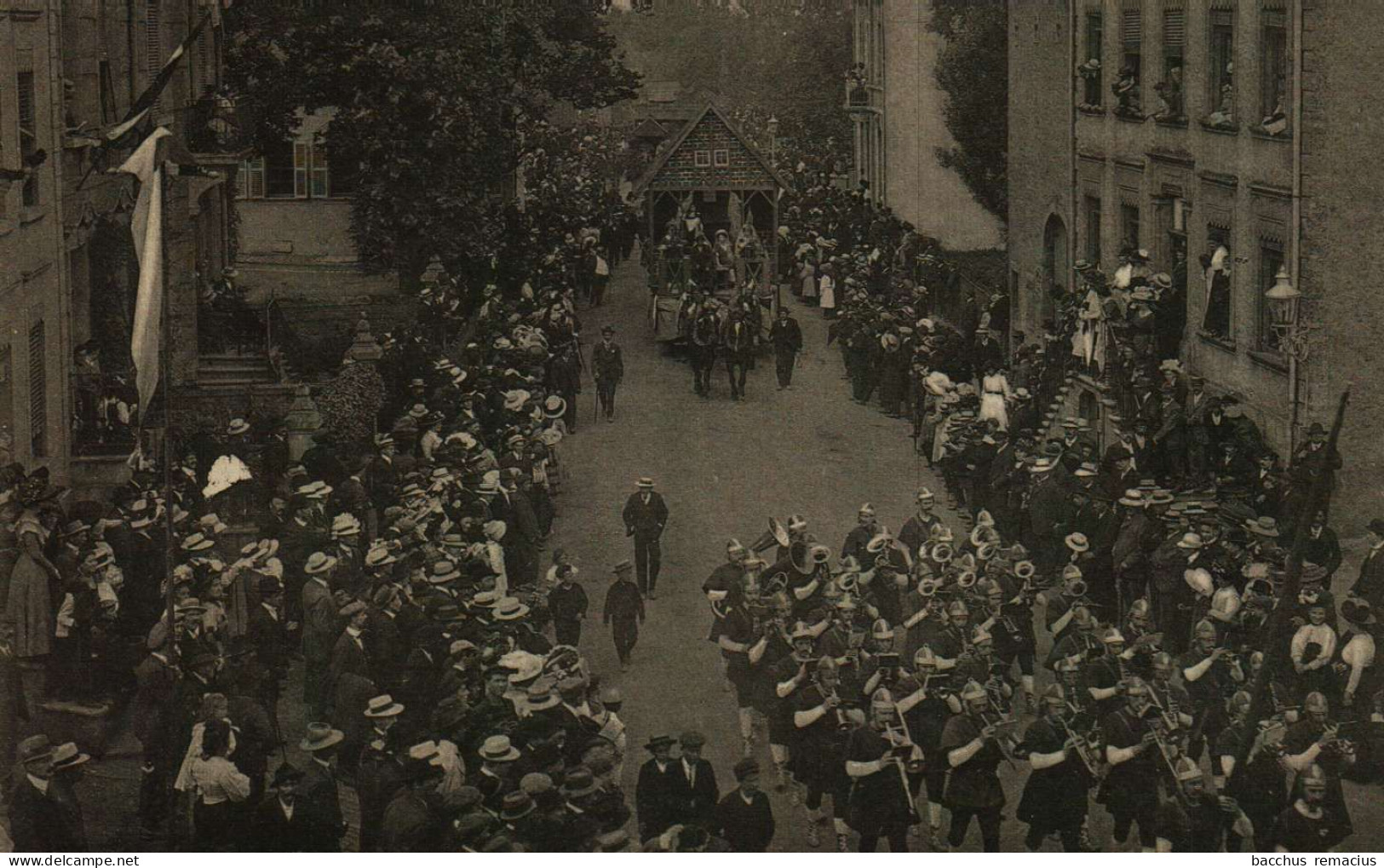 ESCH-SUR-ALZETTE Hist.Alleg.Festzug 14.8.1910 Escher Stadtmusik In Alleg.Kleidung+Wagen"Spinnerinnen Am Häuslichen Herd" - Esch-sur-Alzette