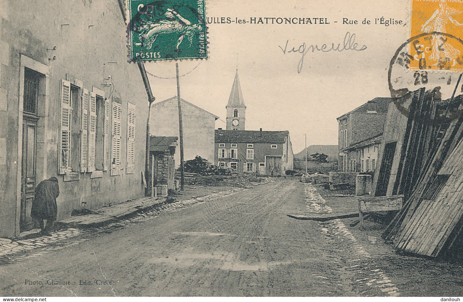 55 // VIGNEULLES LES HATTONCHATEL    Rue De L'église  ** - Vigneulles Les Hattonchatel