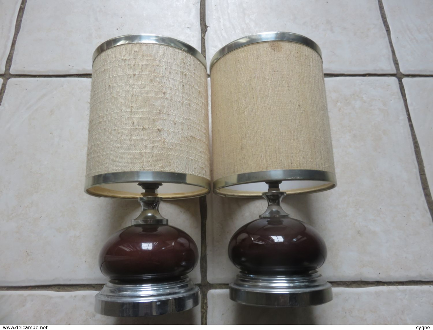 Paire Lampes De Chevet Vintage 60-70 Chrome & Céramique Boule Marron Abat Jour Tissu Pied Chromé - Leuchten & Kronleuchter