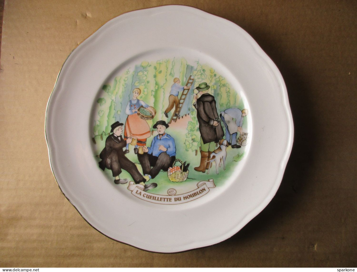 Assiette Plate Animée - La Cueillette Du Houblon - Porcelaine De Limoges France - Kanterbrau - La Bière De Maître Kanter - Piatti