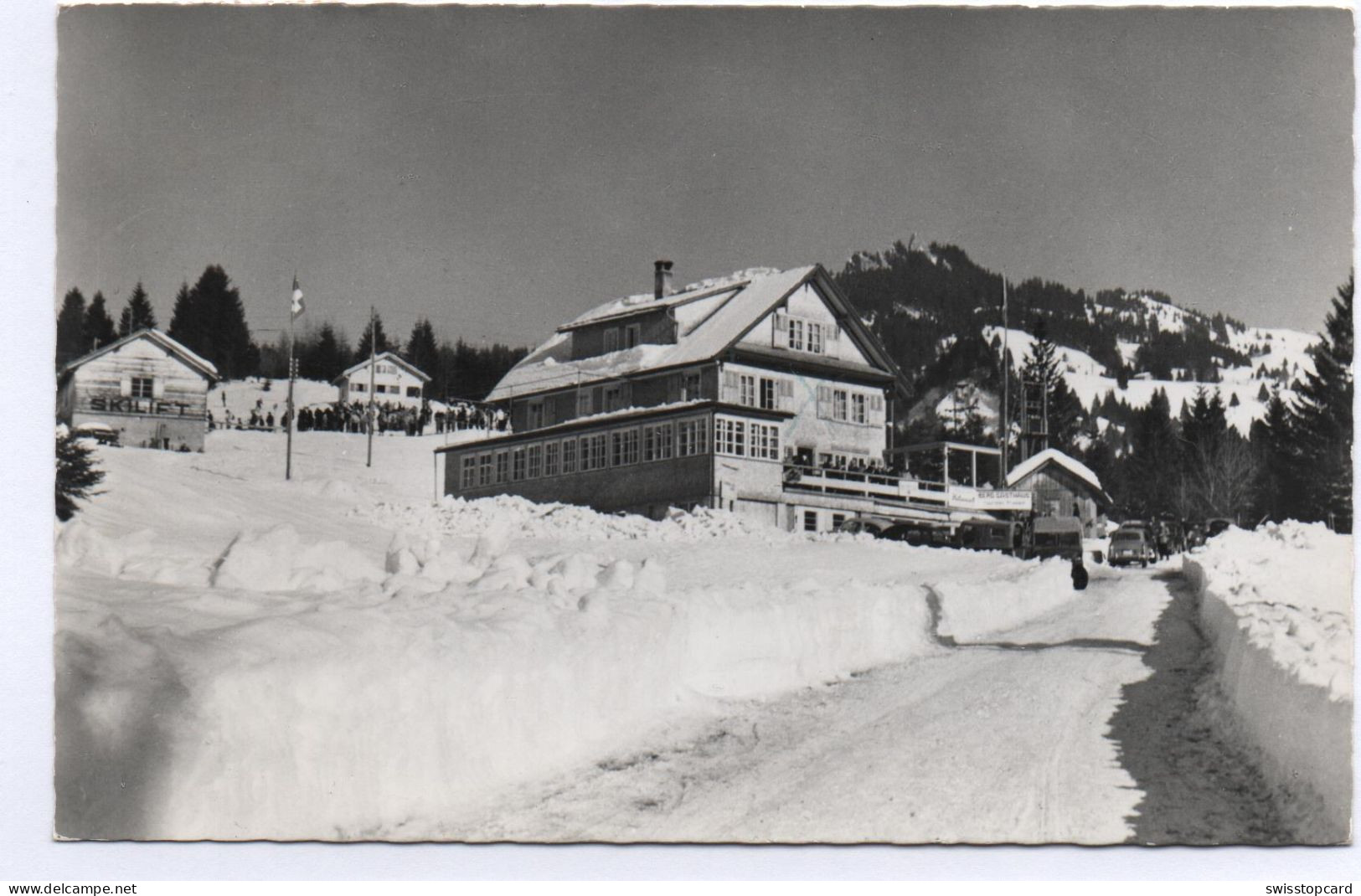 RICKENBACH Gasthaus Skilift Ibergeregg Warteschlage Am Skilift, Auto - Schwytz