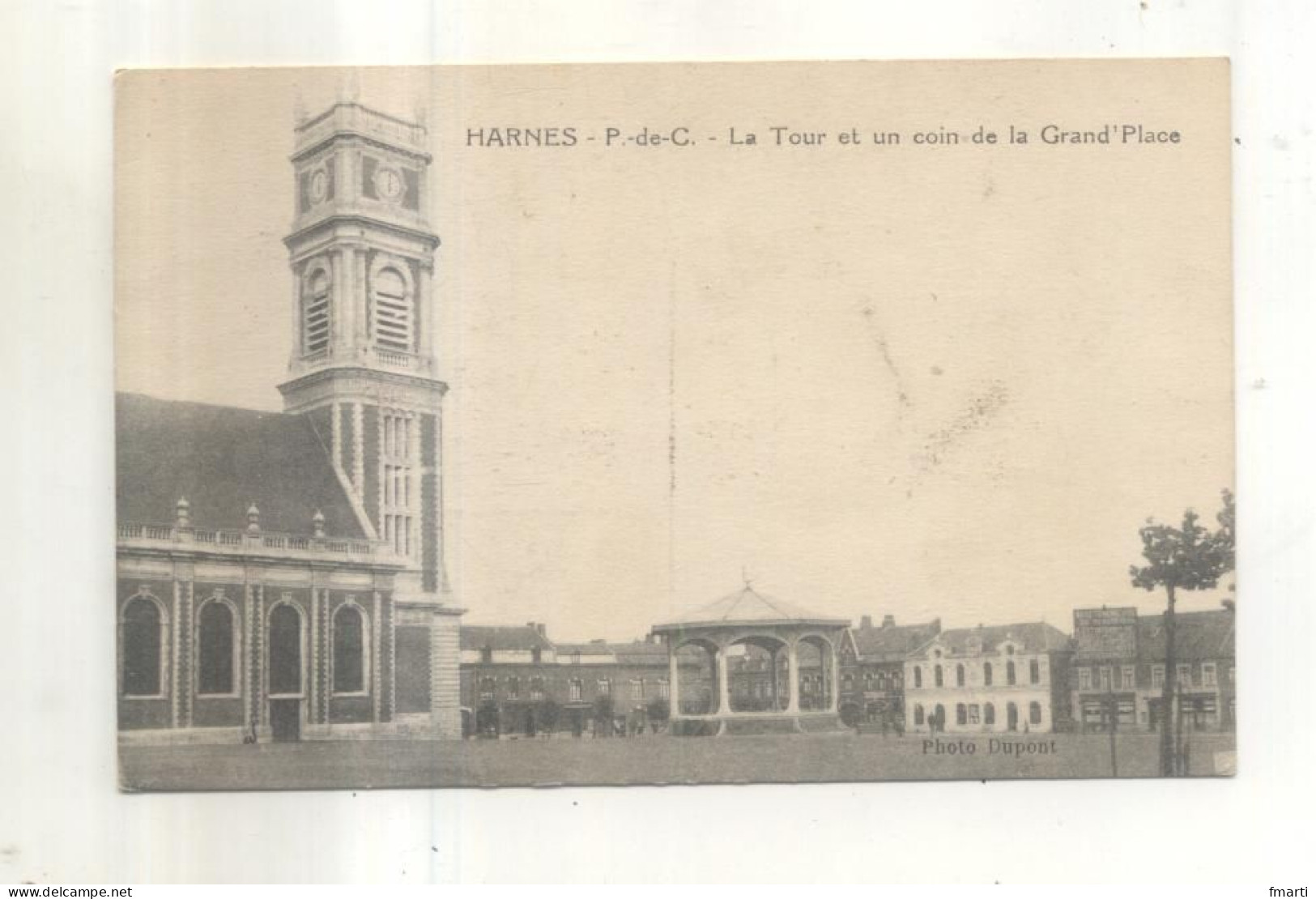 Harnes, La Tour Et Un Coin De La Grand'Place - Harnes