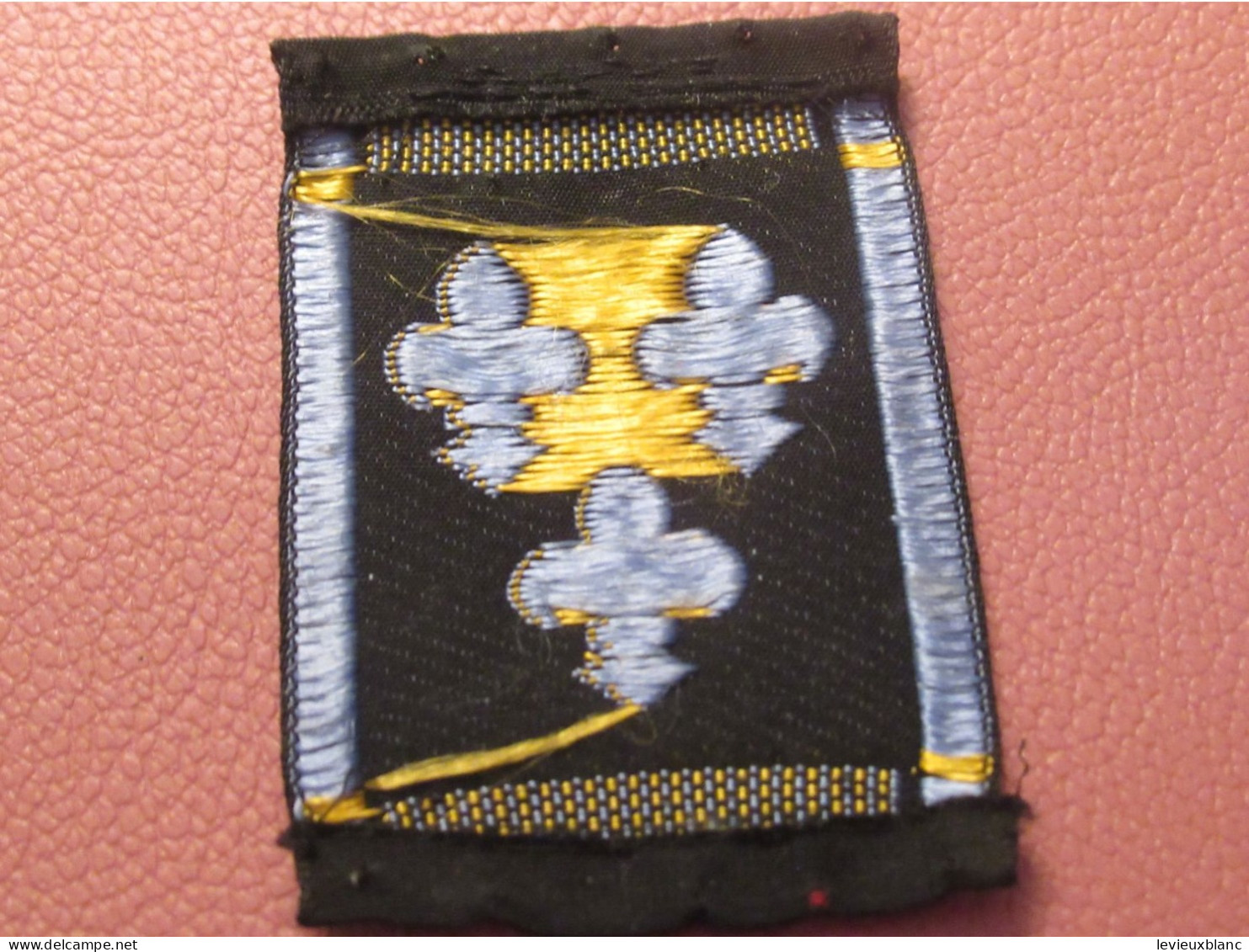 Scoutisme Canada/ Etiquette Tissu/ Avec 3 Fleurs De Lys /année 1940-1960                  ET581 - Scoutisme