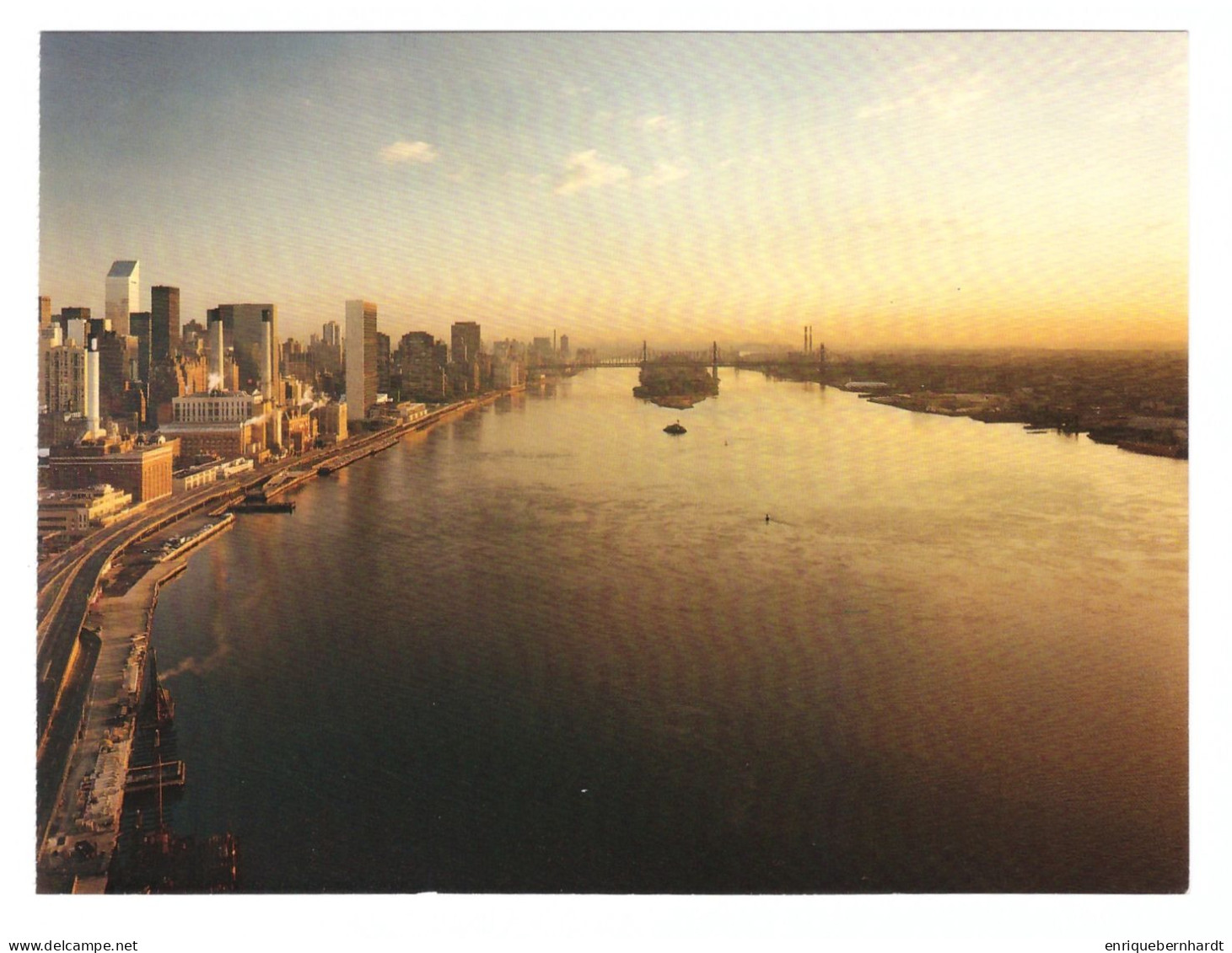 NEW YORK CITY (ESTADOS UNIDOS) // UP THE EAST RIVER FROM WATERSIDE APARTMENTS // AÑO 1993 - Panoramische Zichten, Meerdere Zichten