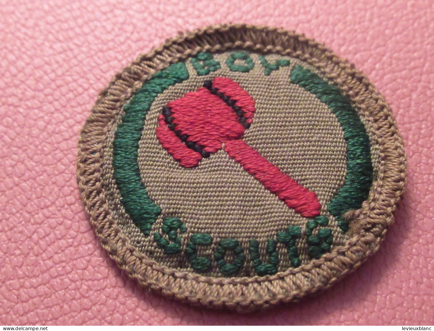 Scoutisme Canada/ Ecusson  Tissu/ Insigne De Mérite/Maillet /année 1940-1960                  ET606 - Movimiento Scout