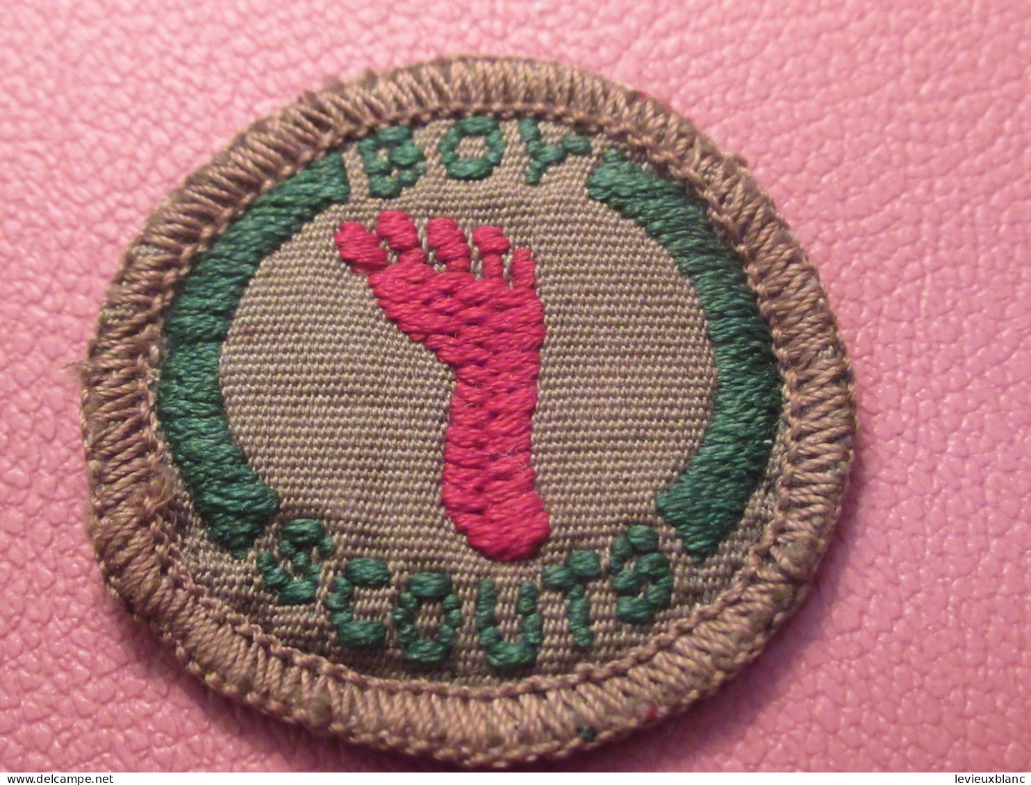 Scoutisme Canada/ Ecusson  Tissu/ Insigne De Mérite/Trace De Pas /année 1940-1960                  ET608 - Scouting