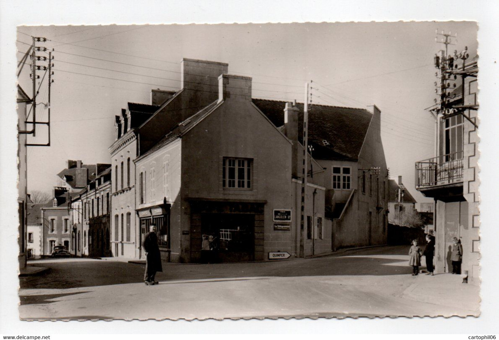 - CPSM ELLIANT (29) - Place De La Poste Et Route De Quimper (CAFÉ TABAC) - Photo Studios E. LE GRAND - - Elliant