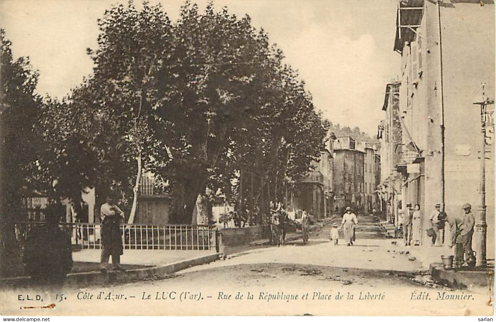 83  , LE LUC , Rue De La Republique Et Place De La Liberté , * 236 90 - Le Luc