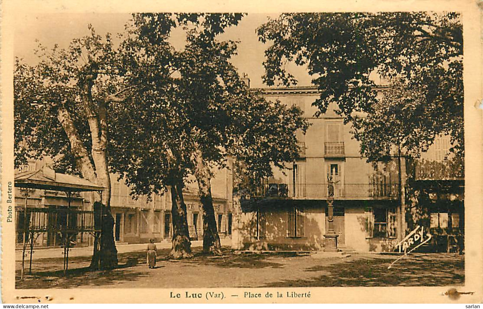 83  , LE LUC , Place De La Liberté , * 236 93 - Le Luc