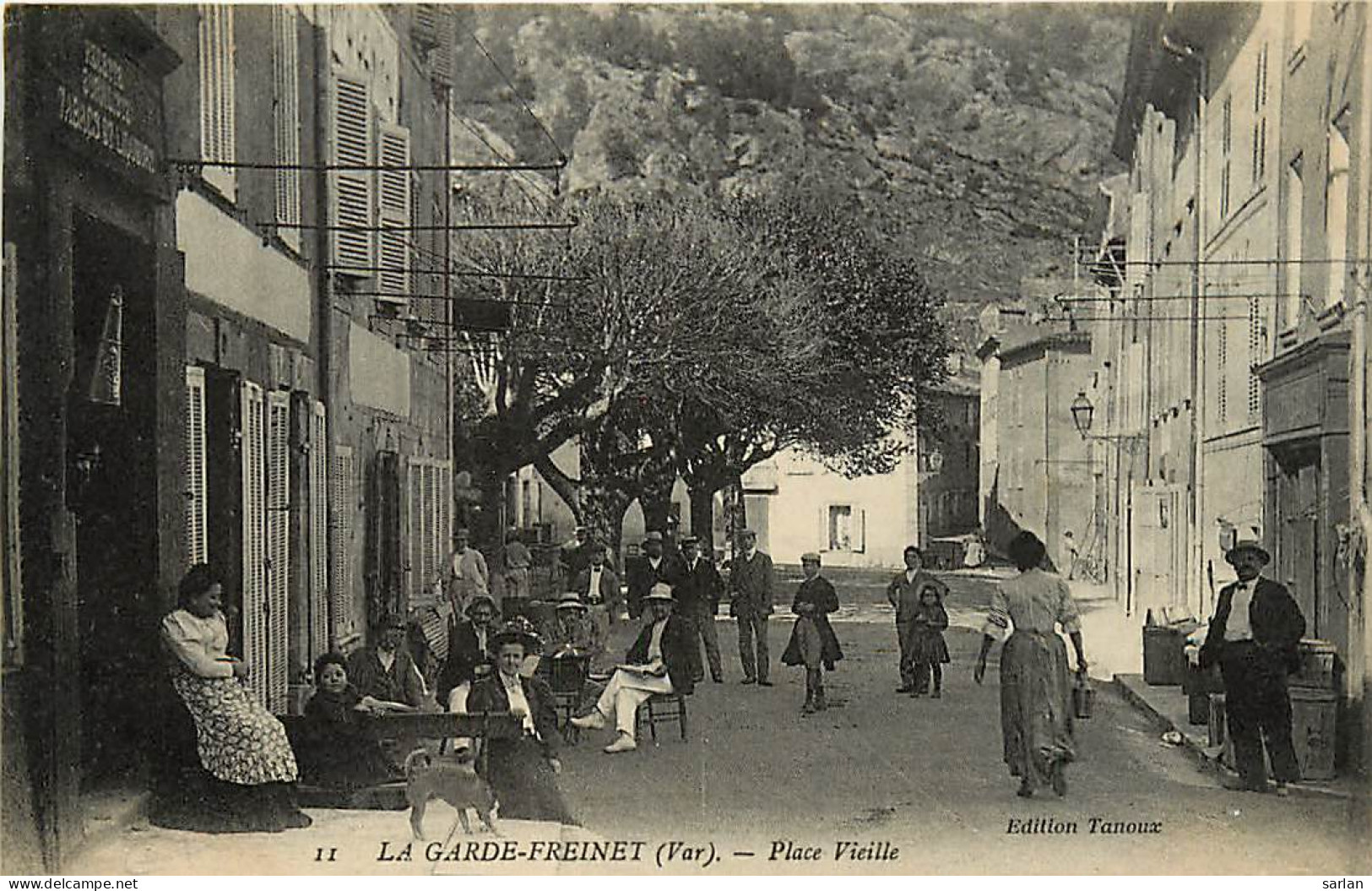 83 , LA GARDE FREINET , La Place Vieille , * 239 27 - La Garde Freinet