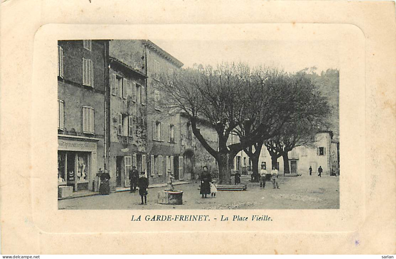 83 , LA GARDE FREINET , La Vieille Place , * 244 50 - La Garde Freinet