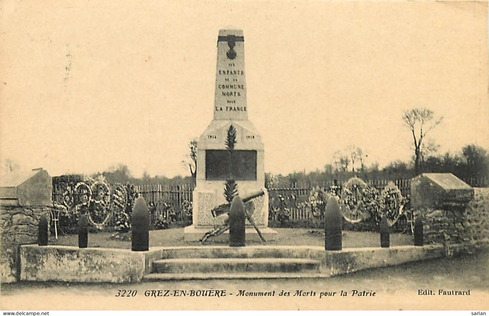 53 , GREZ EN BOUERE , Monument Aux Morts ( Avec L'entourage D'obus ) , * 269 86 - Crez En Bouere