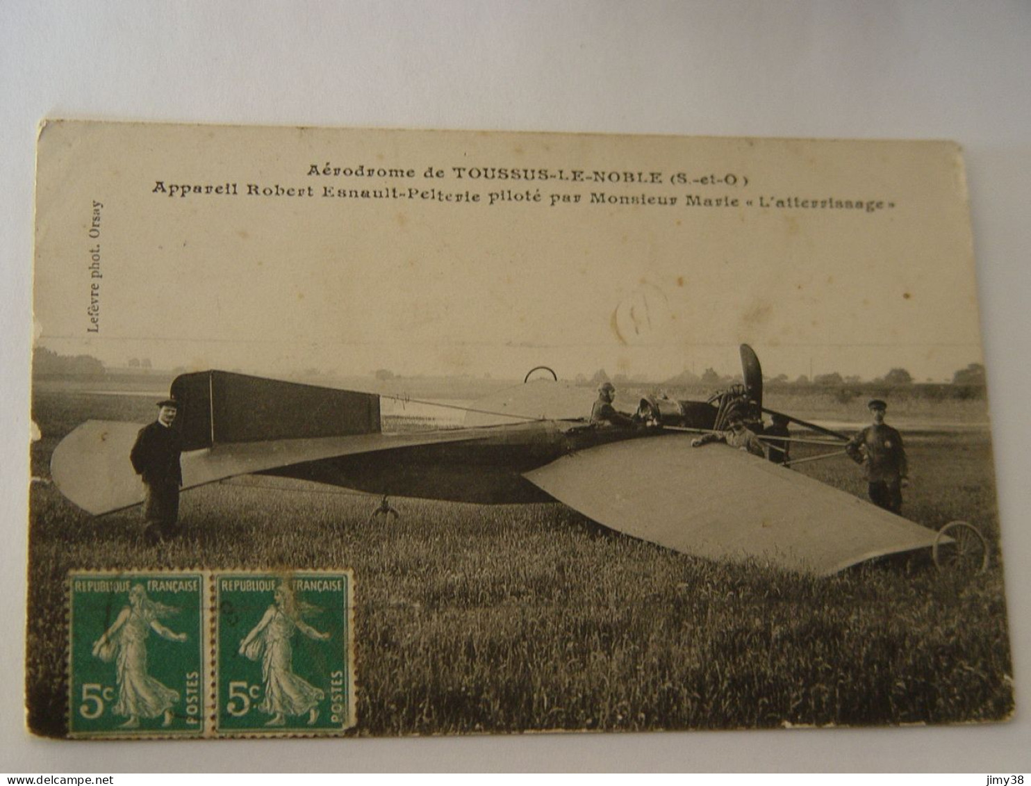 YVELINES-AERODROME DE TOUSSUS LE NOBLE-APPAREIL ROBERT ESNAULT PELTERIE PILOTE PAR ME MARIE L'ATERRISSAGE - Toussus Le Noble