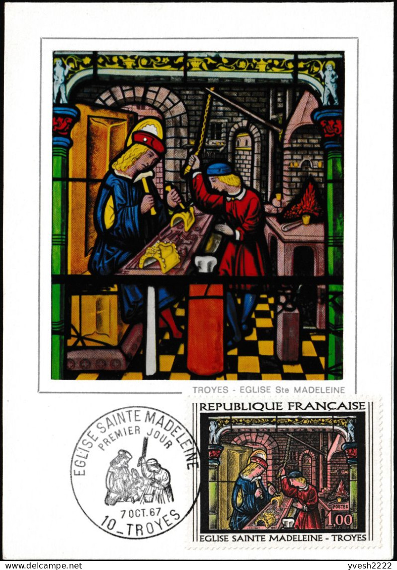 France 1967 Y&T 1531. Vitrail De L'église Ste Madeleine à Troyes. 2 CM. Saint Éloi Et Son Apprenti. Curiosité Dos Blanc - Verres & Vitraux