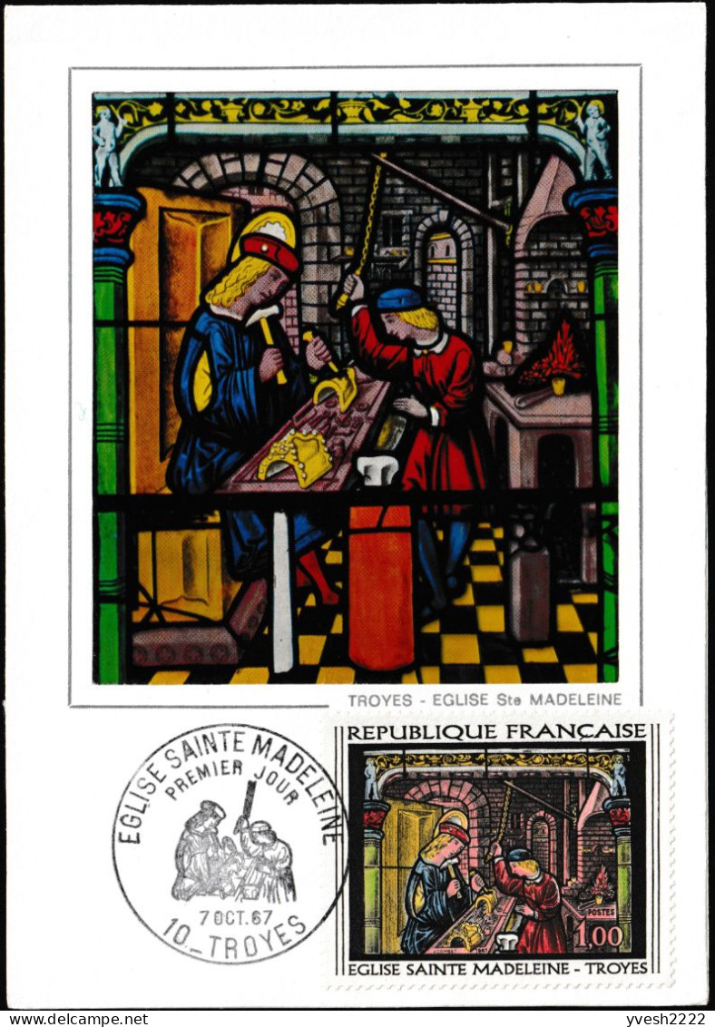 France 1967 Y&T 1531. Vitrail De L'église Ste Madeleine à Troyes. 2 CM. Saint Éloi Et Son Apprenti. Curiosité Dos Blanc - Verres & Vitraux