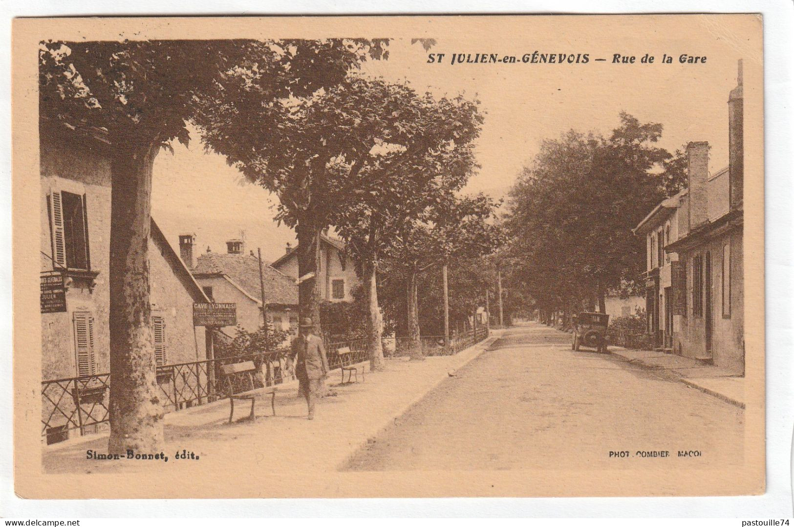 CPA :  14 X 9  -  ST  JULIEN-en-GENEVOIS  -  Rue  De  La  Gare - Saint-Julien-en-Genevois