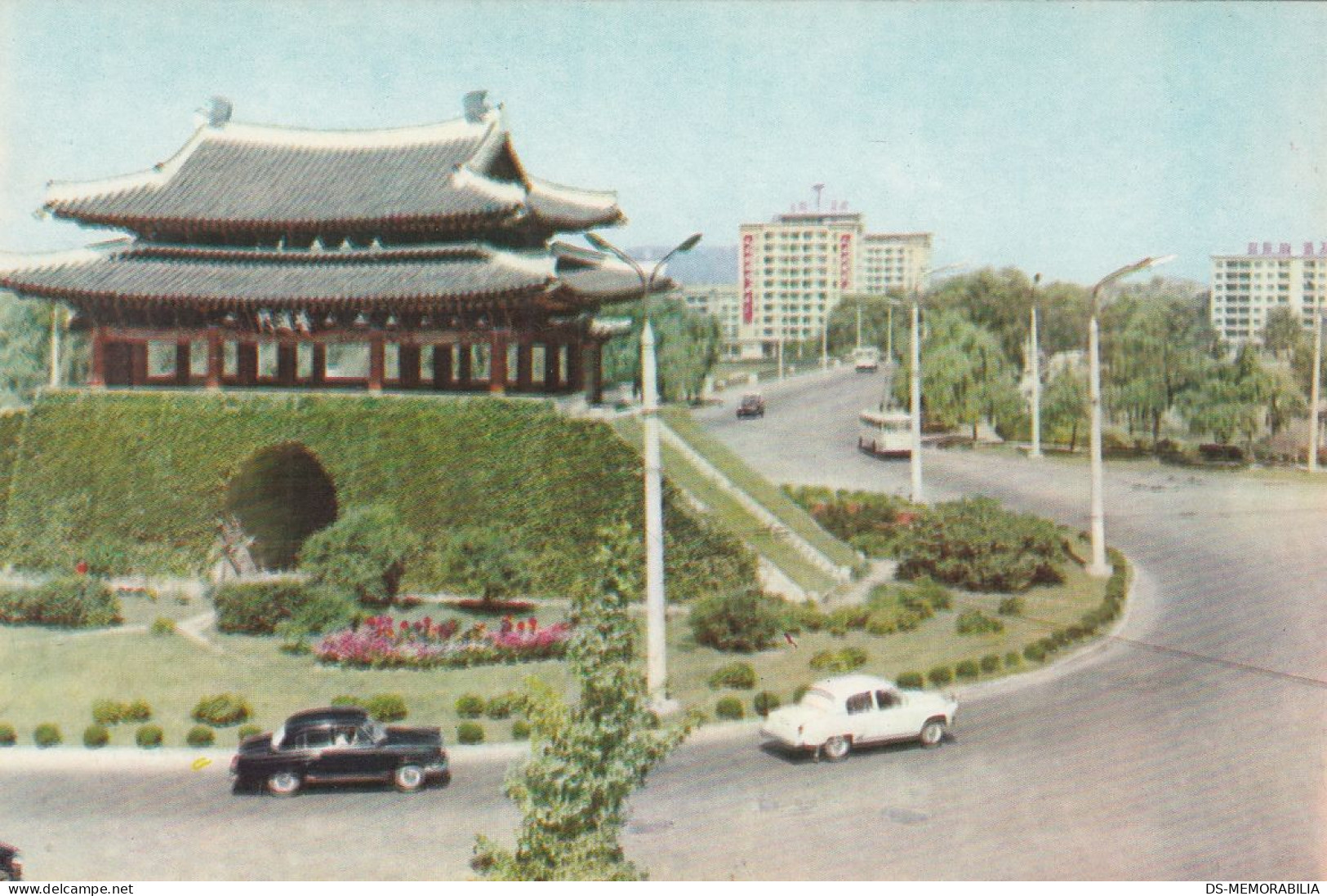 North Korea - Pyongyang , Botong-moun Street - Korea (Noord)