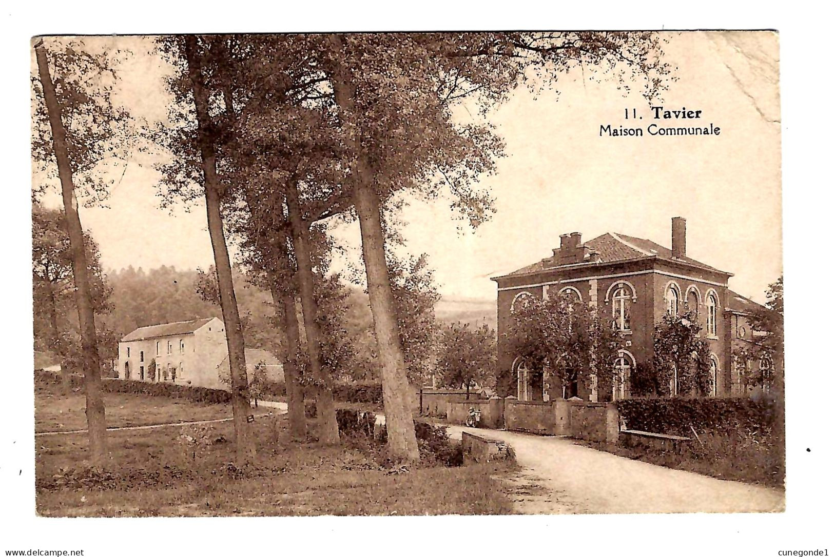 CPSM TAVIER ( Anthisnes ) Maison Communale - Circulée En 1928 - Edit. Cuivers-Lemye, Stockay - 2 Scans - Anthisnes