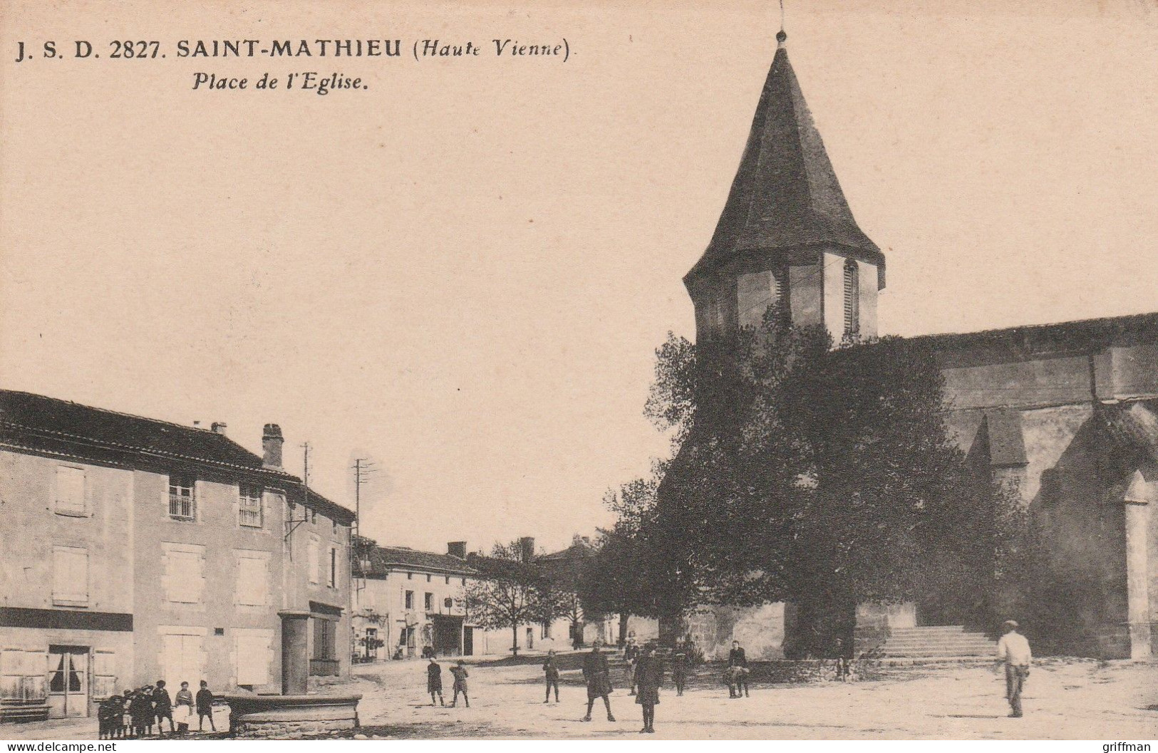 SAINT MATHIEU PLACE DE L'EGLISE TBE - Saint Mathieu