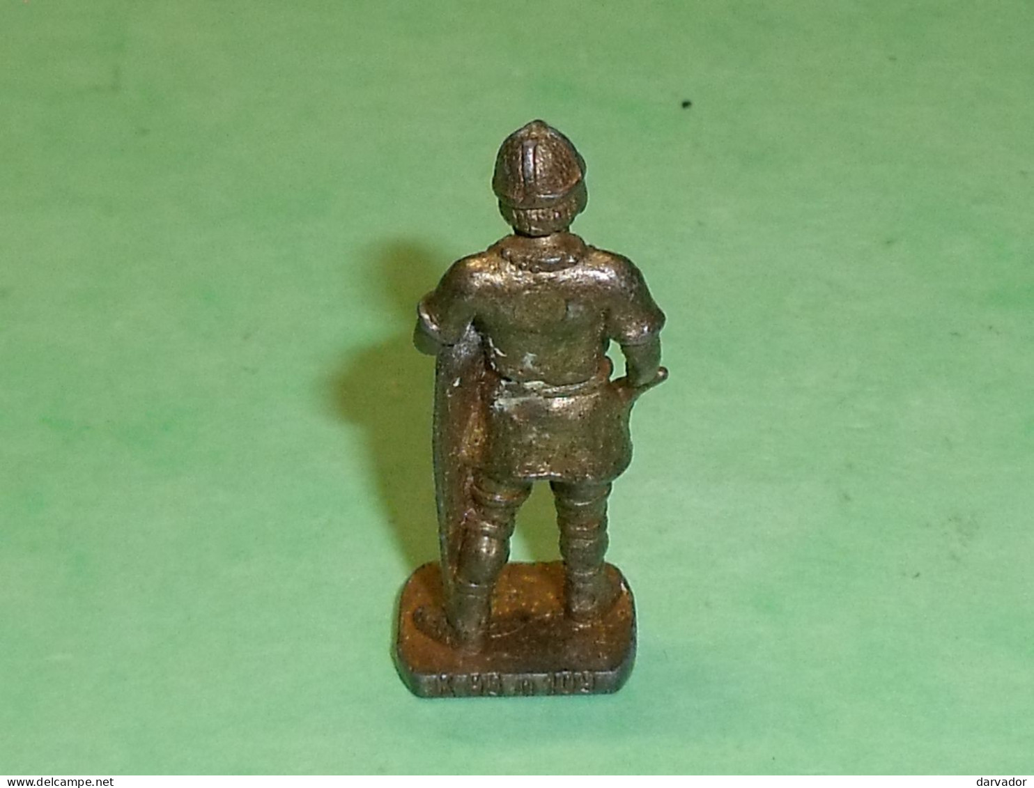 Kinder / Figurines En Métal : Hun 3 M    TB116C - Metal Figurines