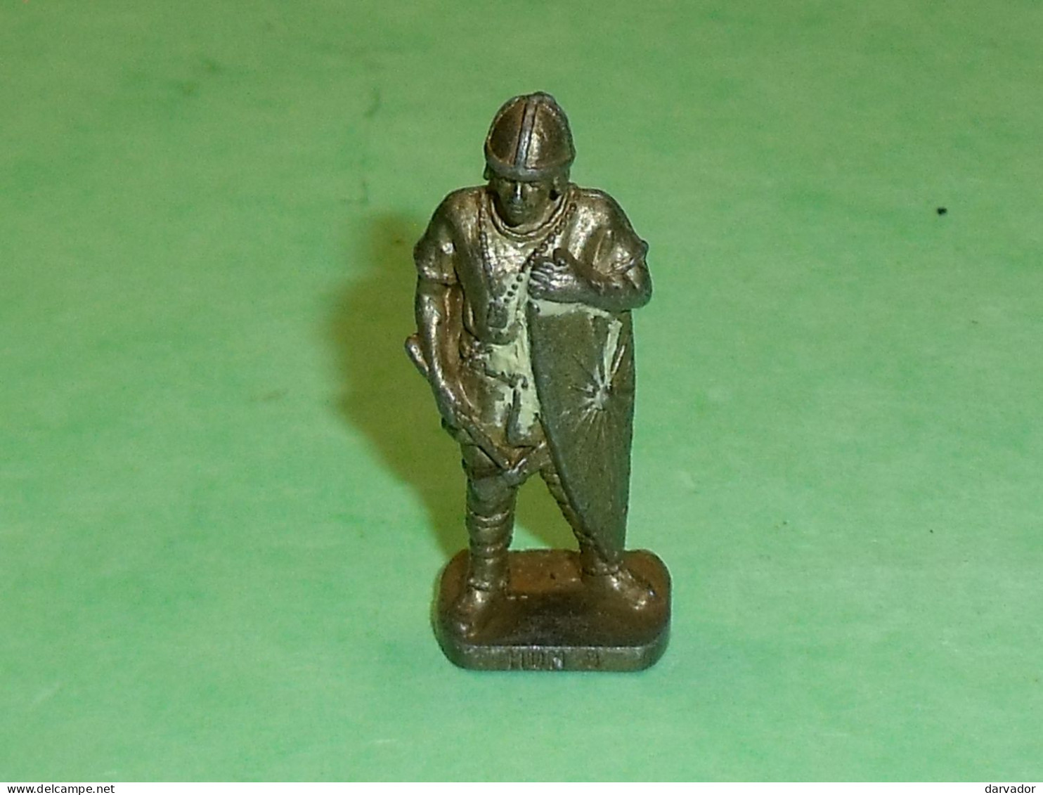 Kinder / Figurines En Métal : Hun 3 R    TB116C - Metallfiguren