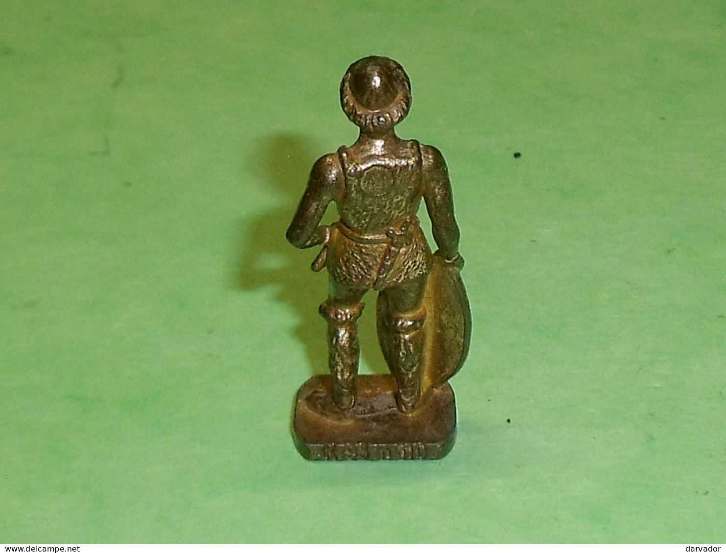 Kinder / Figurines En Métal : Hun 4 C    TB116C - Figurillas En Metal