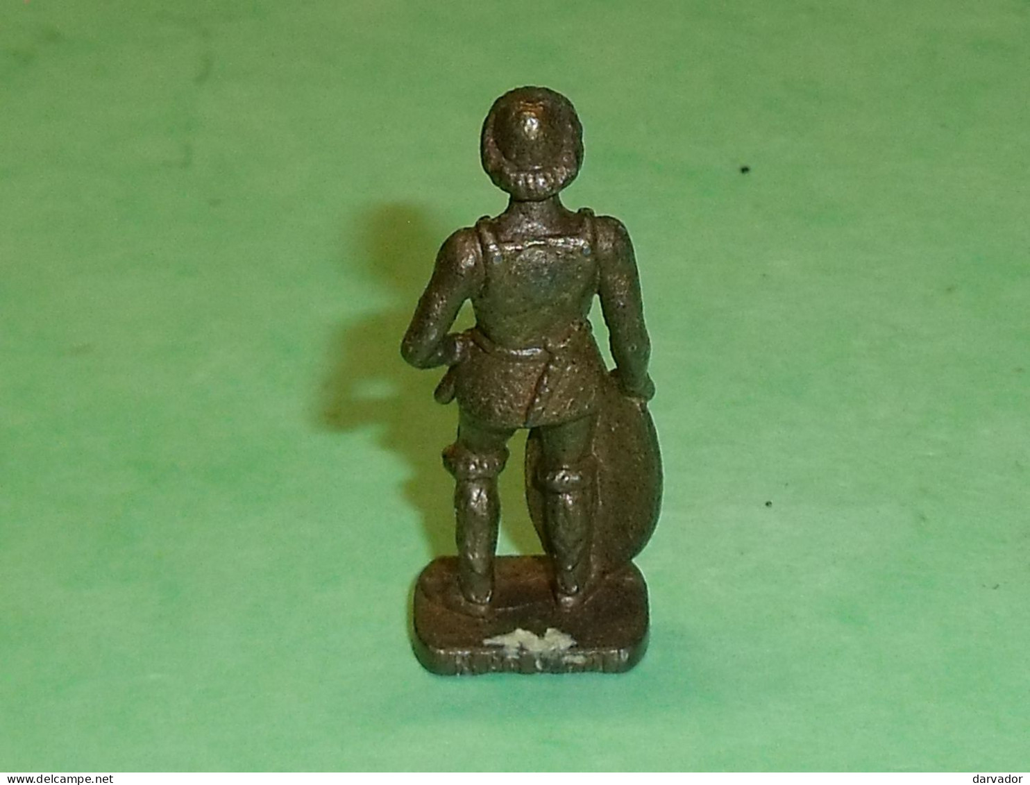 Kinder / Figurines En Métal : Hun 4 1    TB116D - Metallfiguren