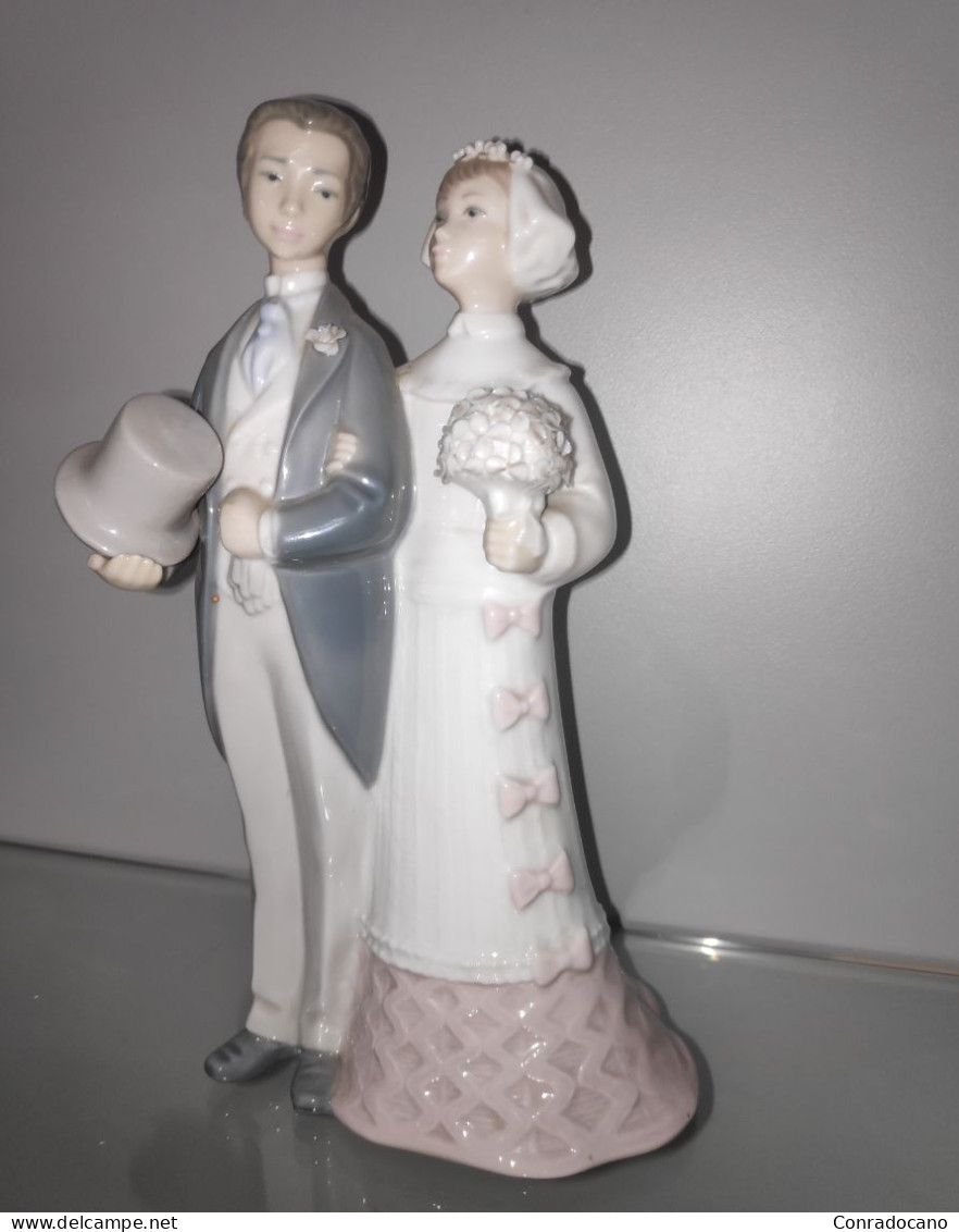 01004808 BODA DE ANTAÑO. FIGURA PORCELANA LLADRÓ DESCATALOGADA - Lladro (ESP)