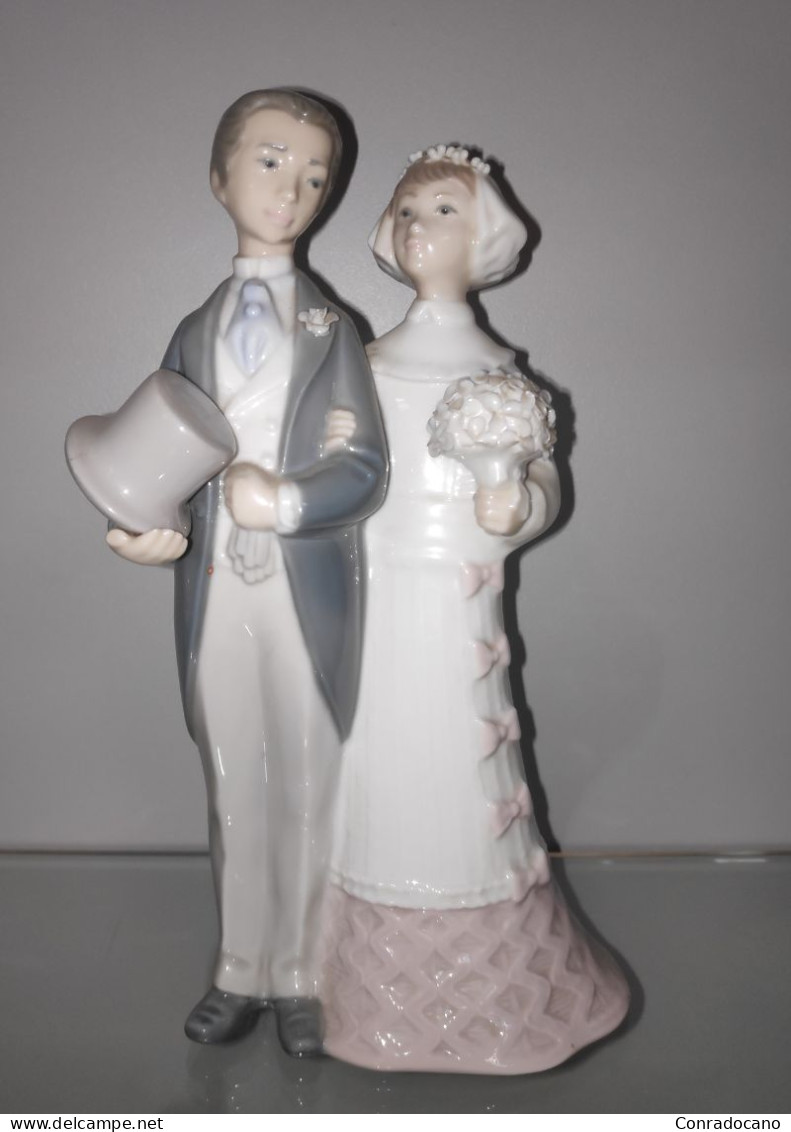 01004808 BODA DE ANTAÑO. FIGURA PORCELANA LLADRÓ DESCATALOGADA - Lladro (ESP)