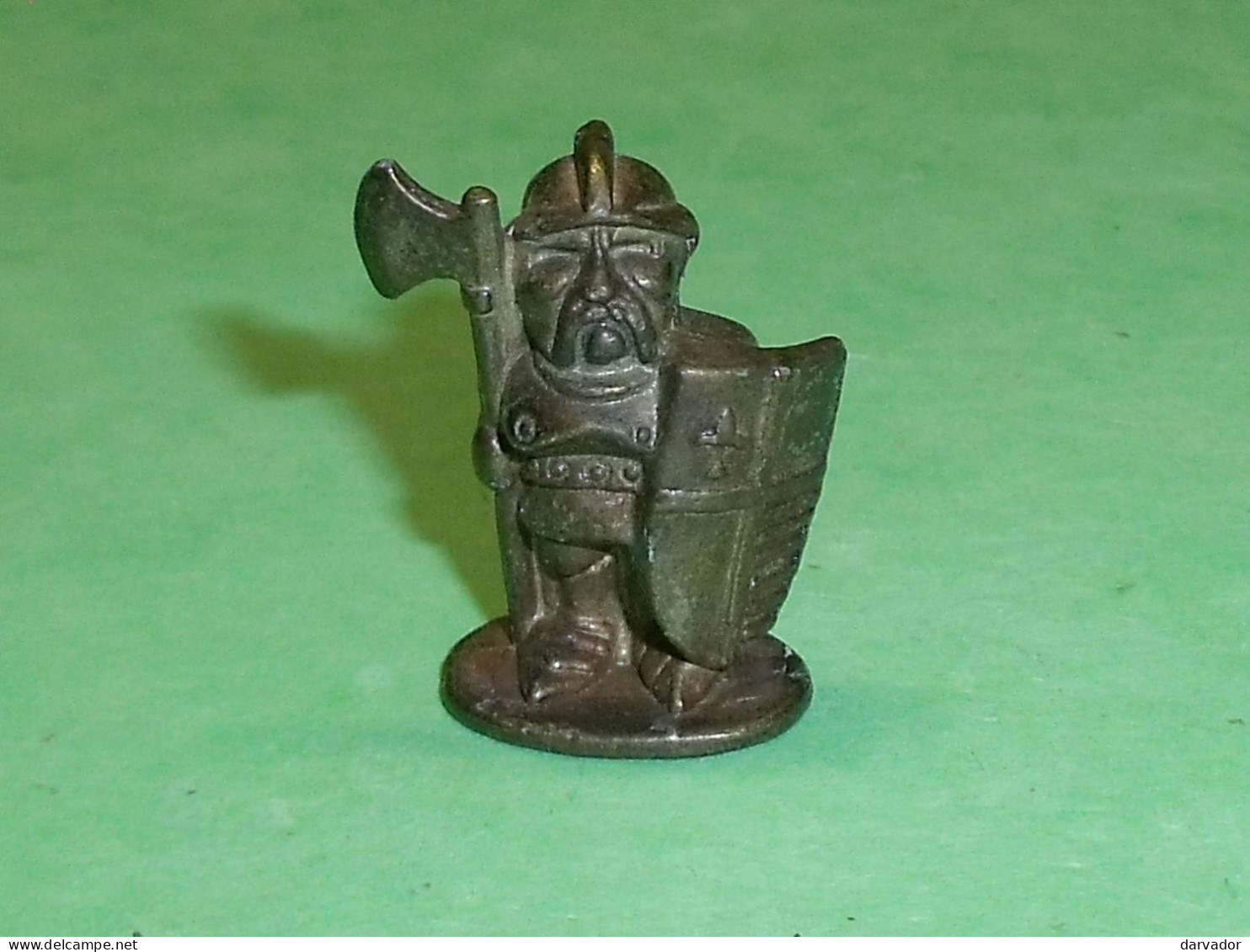Kinder / Figurines En Métal : Soldat 1                                  TB116D - Metal Figurines