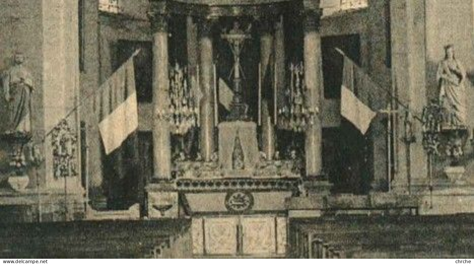 '52 – NEUILLY L''EVEQUE – Intérieur De L''Eglise – Aux Drapeaux ***RARE***' - Neuilly L'Eveque